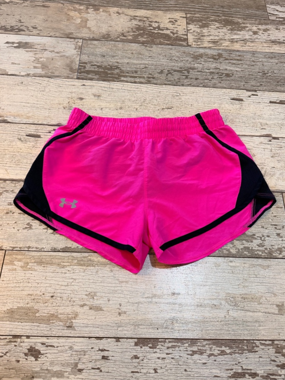 Under Armour Girls Pink and Black Size Youth Medium
